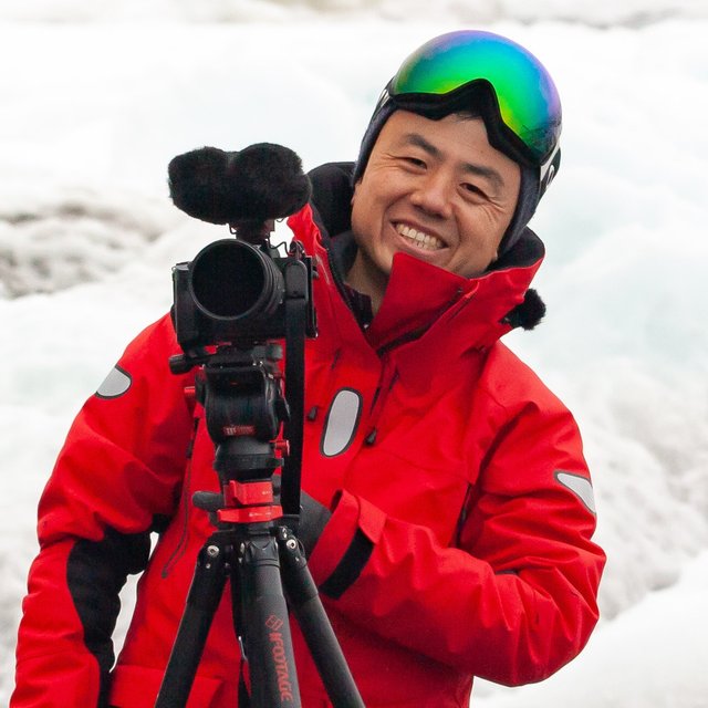 Tour leader Brian (大马猫本) in Antarctica